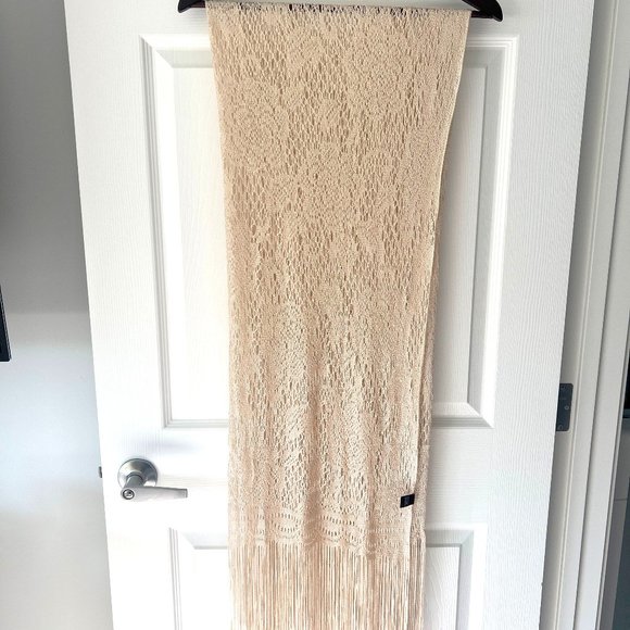 Made In Italy Designer Lace Shawl! - Picture 1 of 6